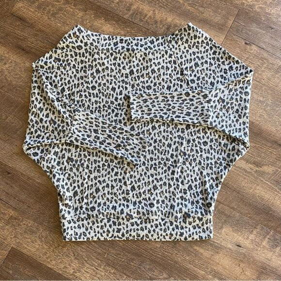 LOVESTITCH Leopard Top Dolman Sleeve Sweater NEW Small Grey Soft - Picture 5 of 10